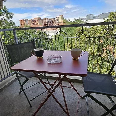 Appartement T1 - 160 Bed - Center *
